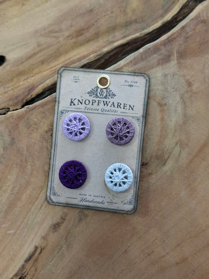 Handgearbeitete Zwirnknopf Button Card