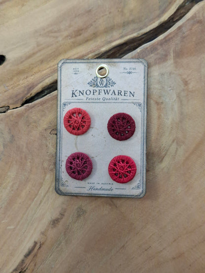 Handgearbeitete Zwirnknopf Button Card